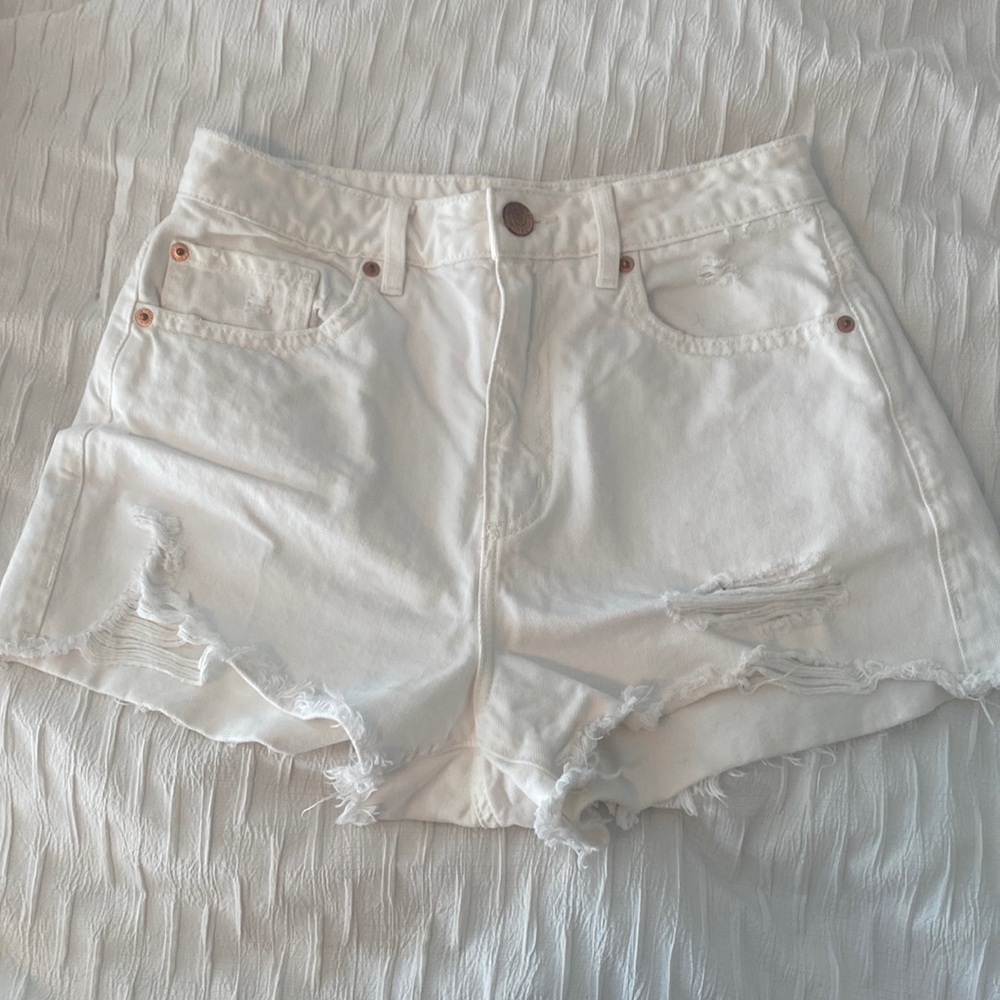 Garage festival white shorts